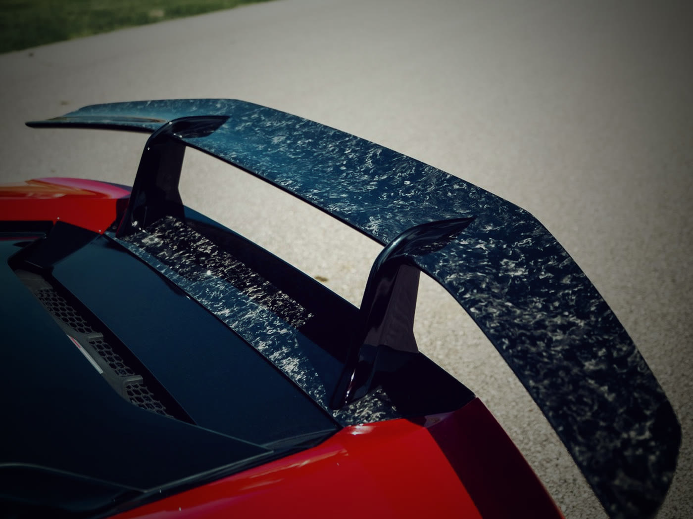 Forged carbon wing on a Huracán EVO